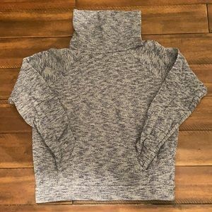 Women’s GAP turtleneck athletic top.